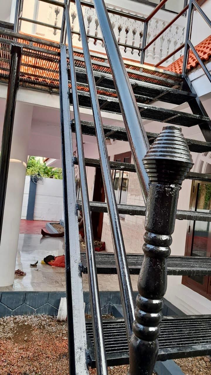 Car Porch with Stairs